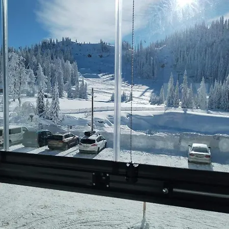 Jelen - Snezna Dolina アパート *